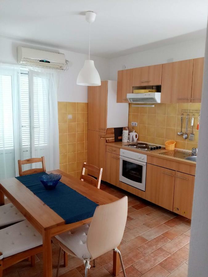 Apartment Pepi ポヴリャナ エクステリア 写真